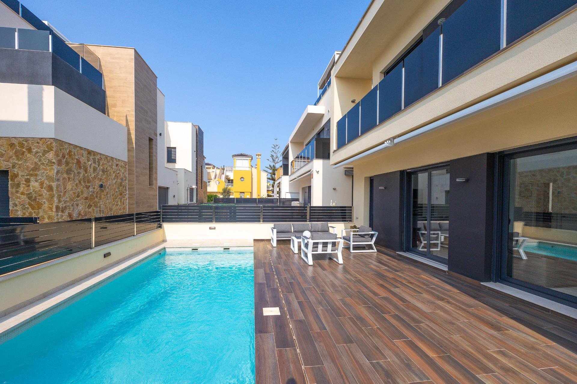 Resale - Villa -
Orihuela Costa - Lomas de Cabo Roig