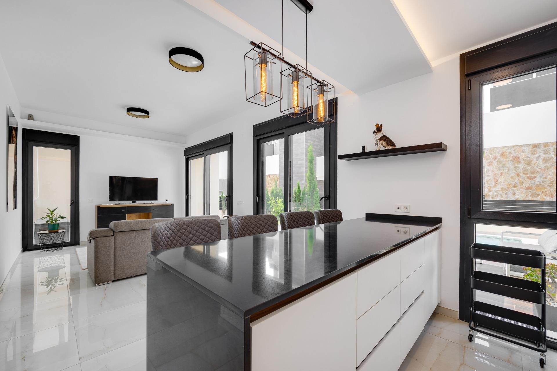 Resale - Villa -
Orihuela Costa - Lomas de Cabo Roig