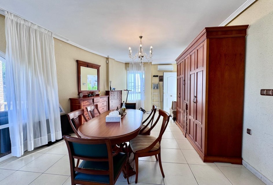 Resale - Villa -
Orihuela Costa - Lomas de Cabo Roig