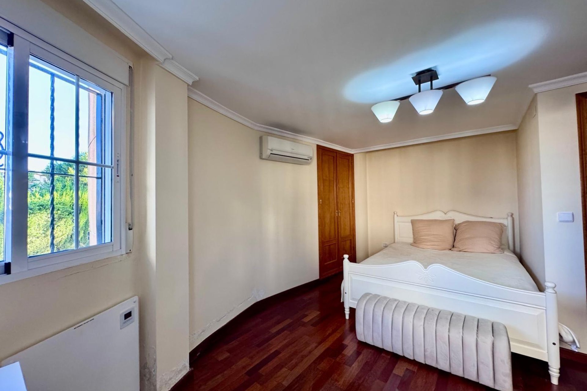 Resale - Villa -
Orihuela Costa - Lomas de Cabo Roig