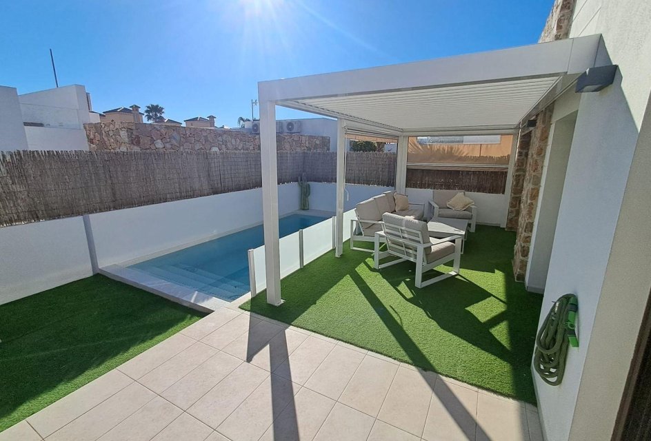 Resale - Villa -
Orihuela Costa - Lomas de Cabo Roig