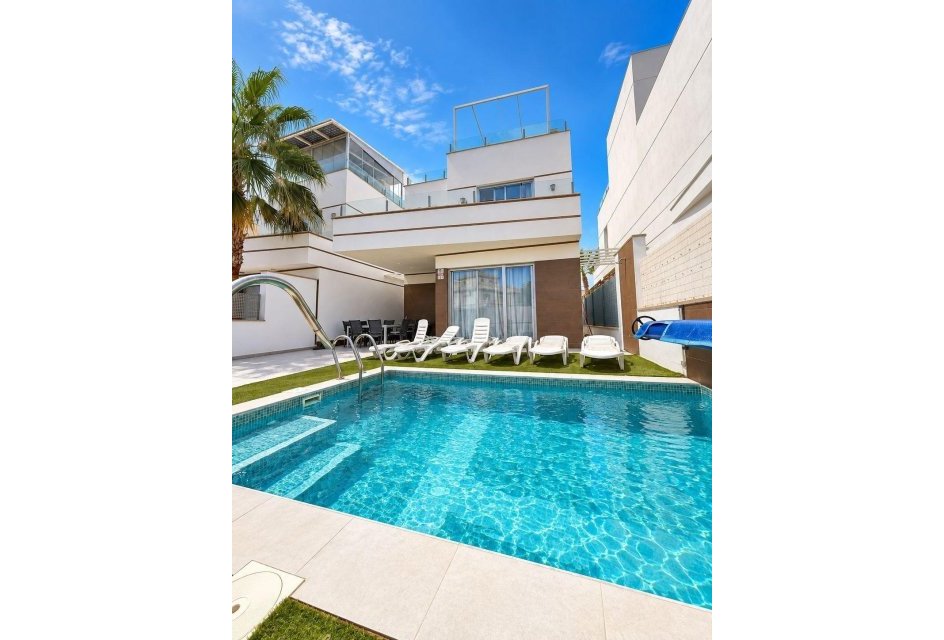 Resale - Villa -
Orihuela Costa - Lomas de Cabo Roig