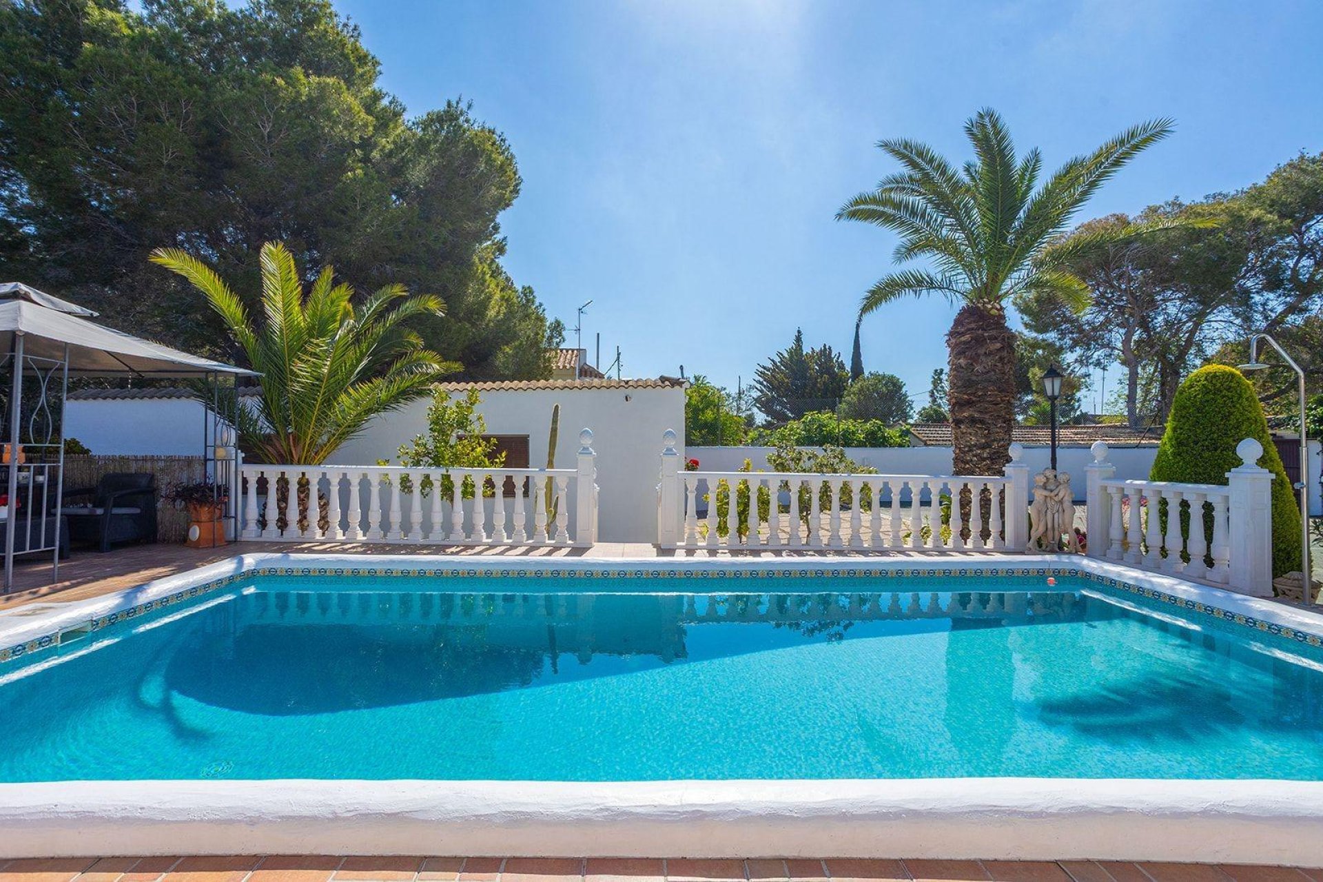 Resale - Villa -
Orihuela Costa - Lomas de Don Juan