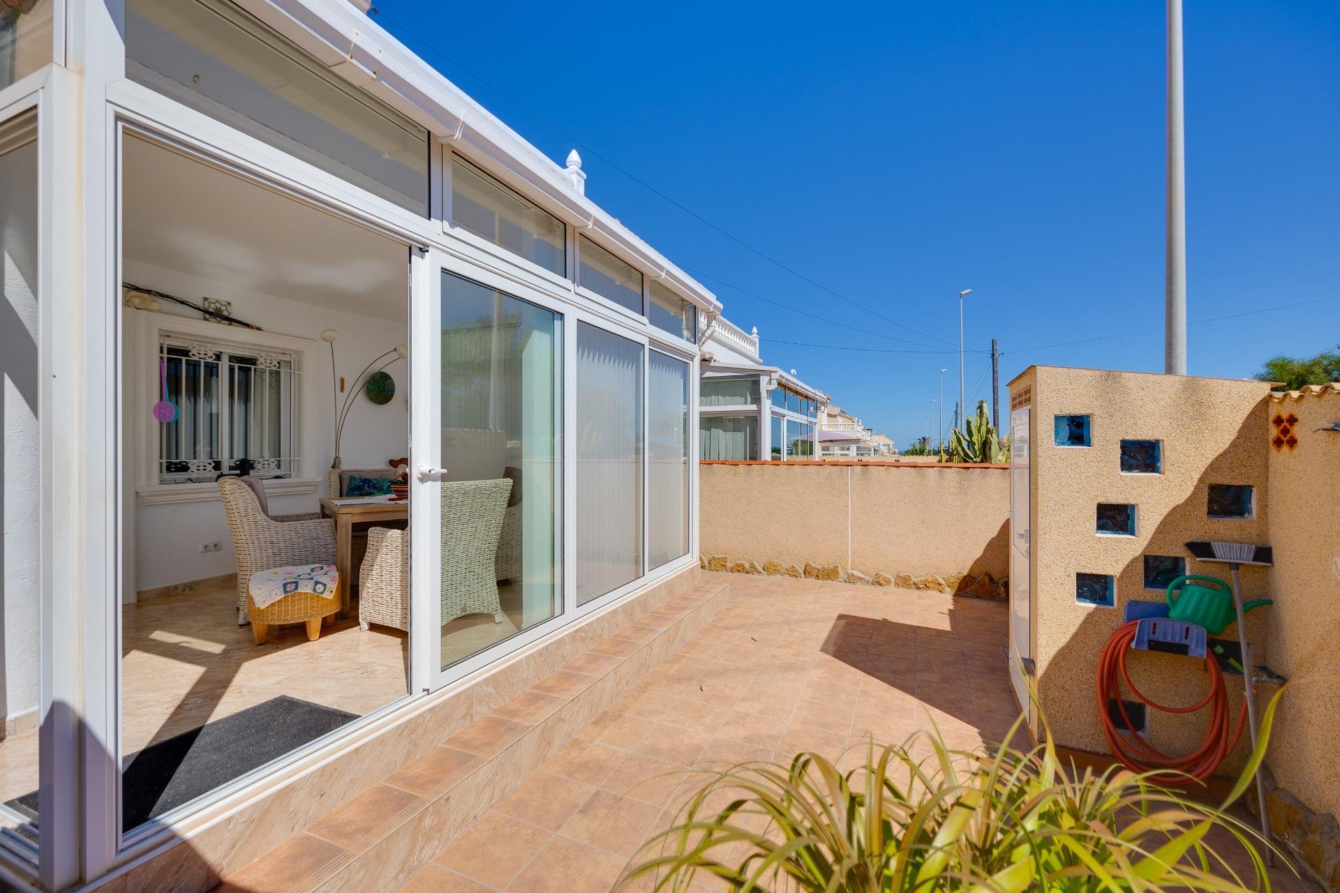Resale - Villa -
Orihuela Costa - Lomas de Don Juan