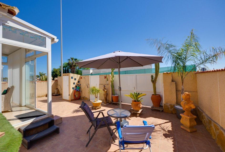 Resale - Villa -
Orihuela Costa - Lomas de Don Juan