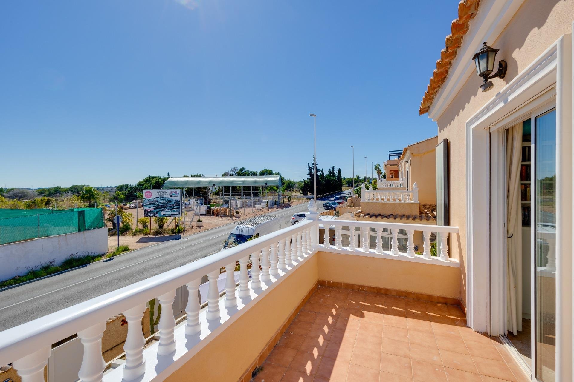 Resale - Villa -
Orihuela Costa - Lomas de Don Juan