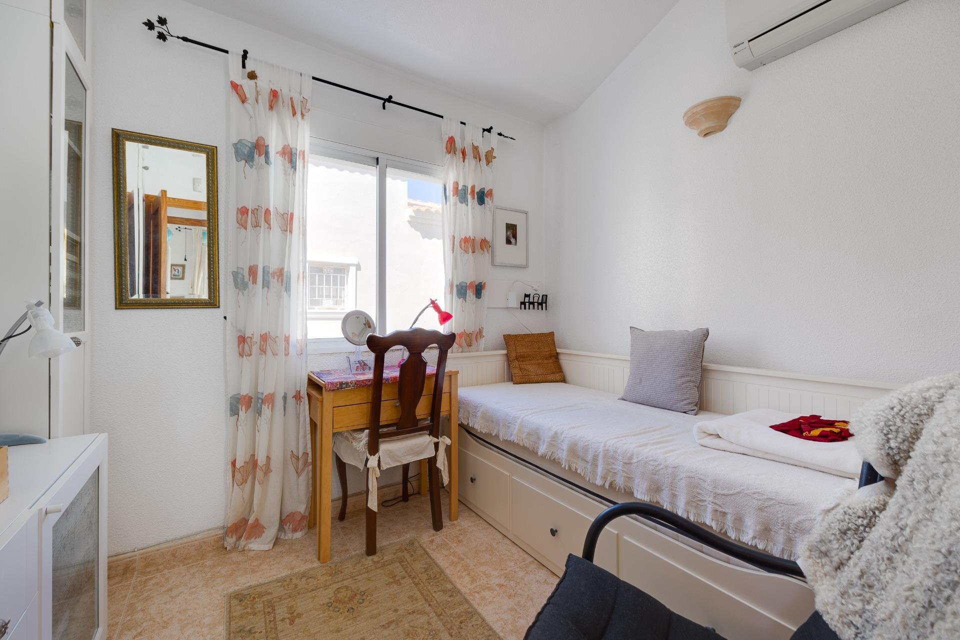 Resale - Villa -
Orihuela Costa - Lomas de Don Juan