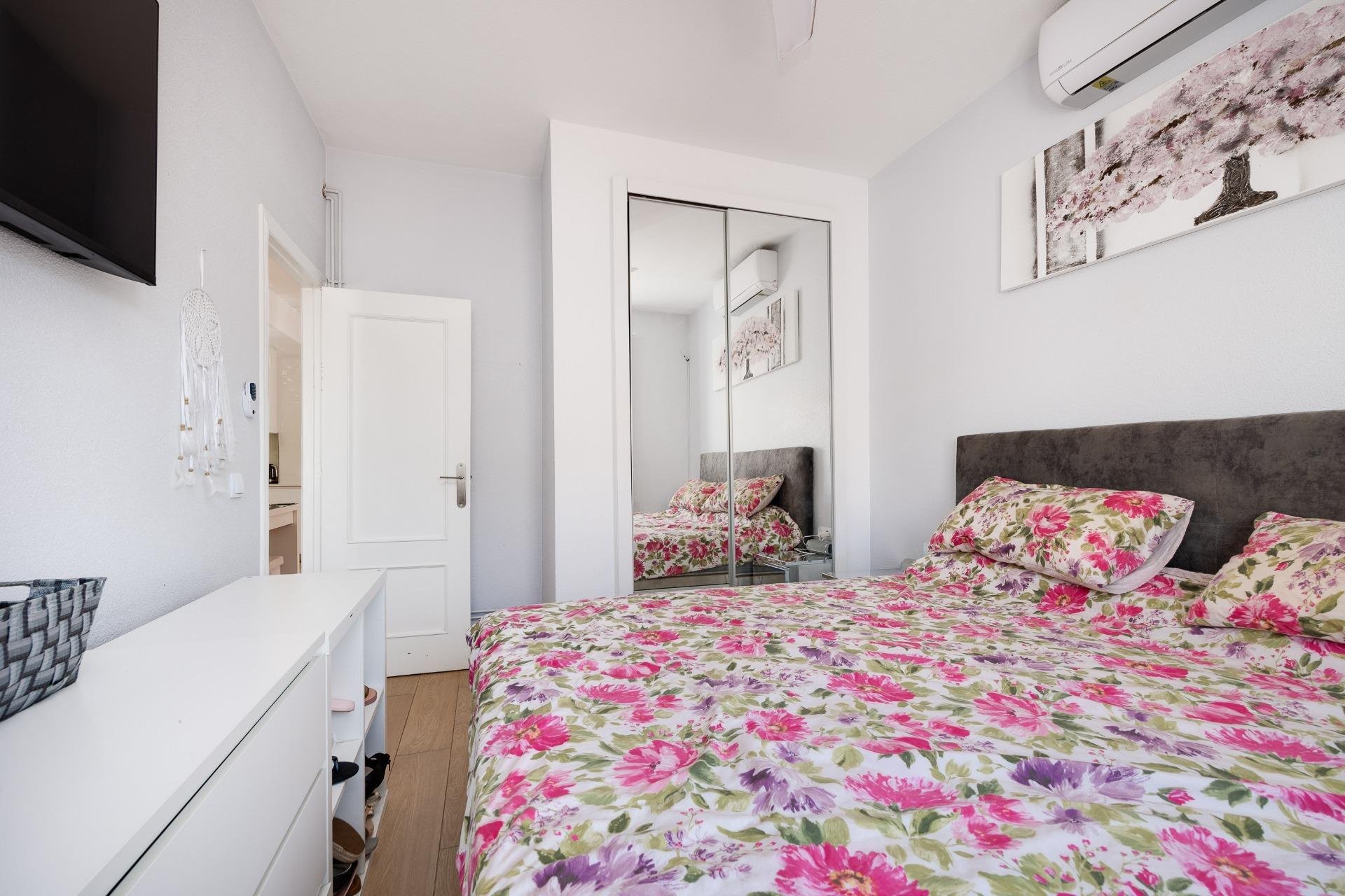 Resale - Villa -
Orihuela Costa - Los Almendros-La Florida