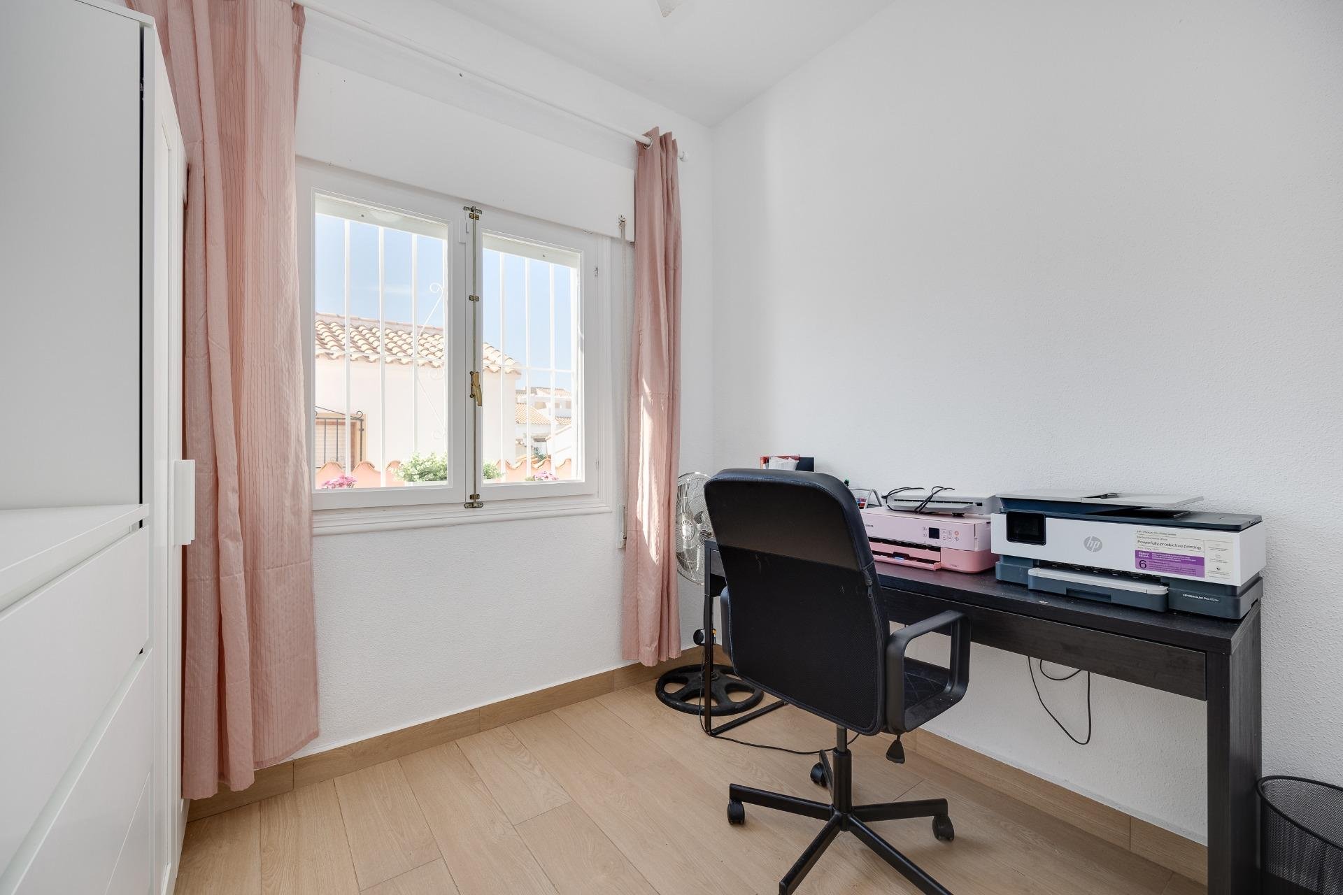 Resale - Villa -
Orihuela Costa - Los Almendros-La Florida