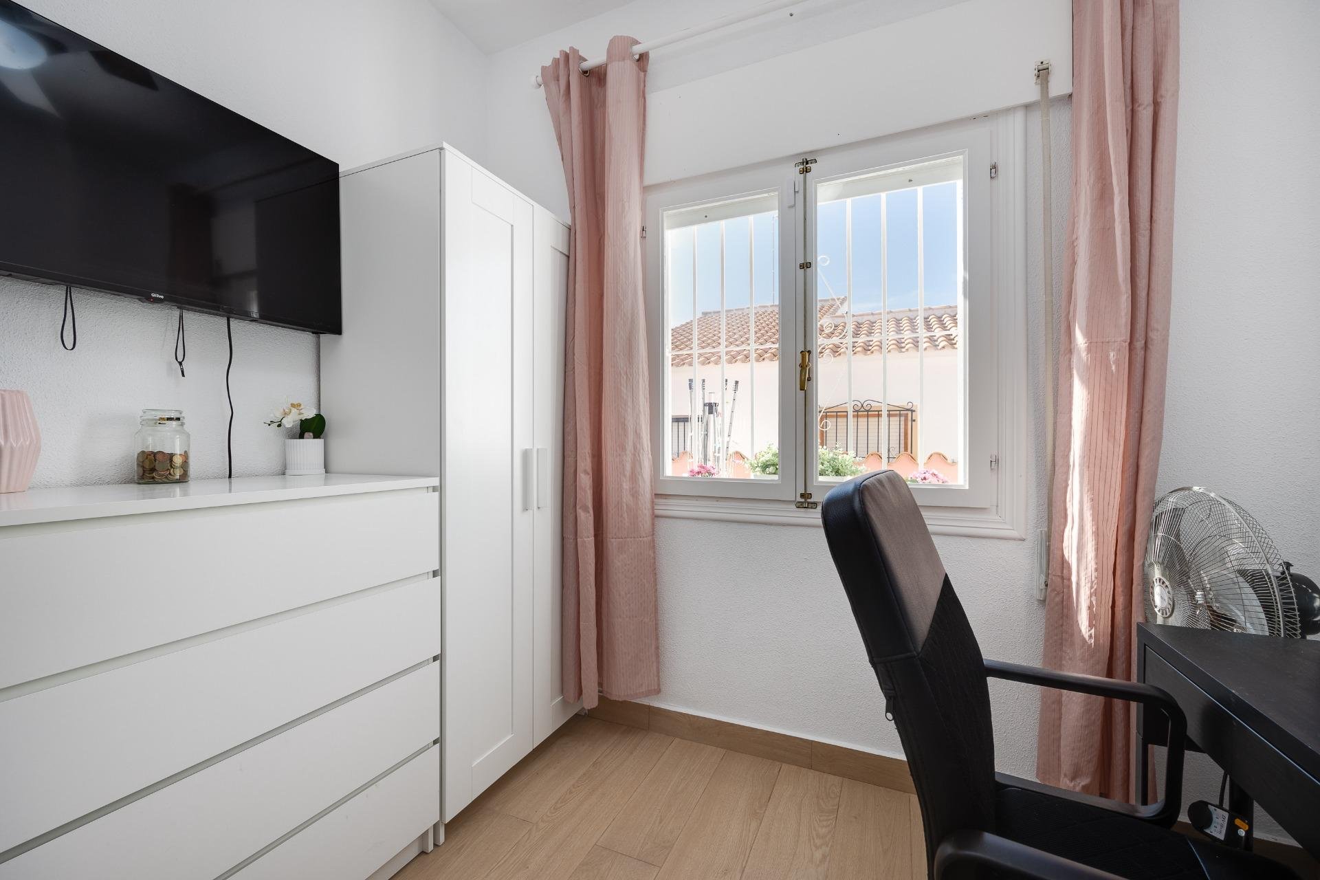 Resale - Villa -
Orihuela Costa - Los Almendros-La Florida