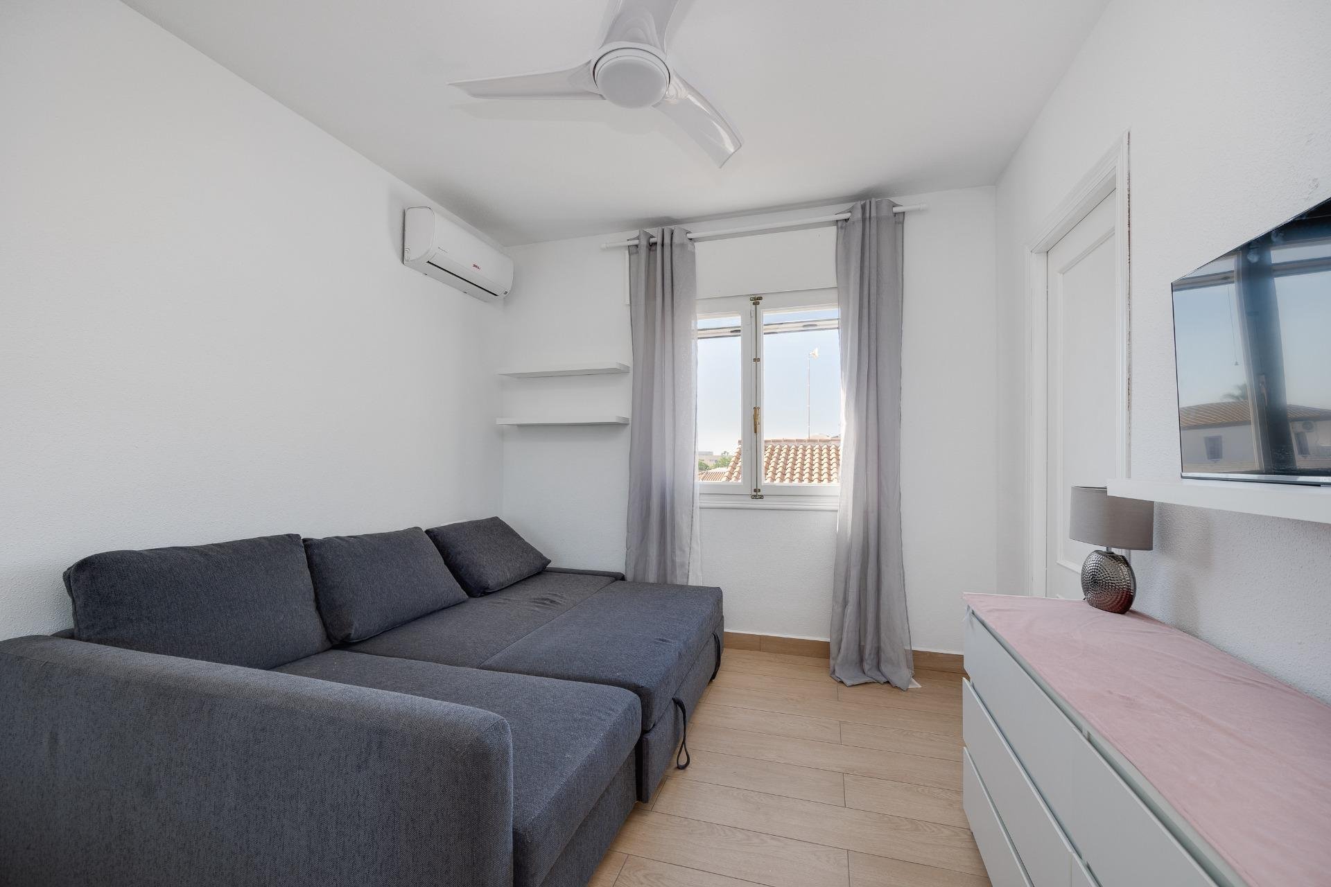 Resale - Villa -
Orihuela Costa - Los Almendros-La Florida