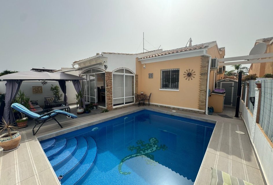Resale - Villa -
Orihuela Costa - Los Almendros-La Florida