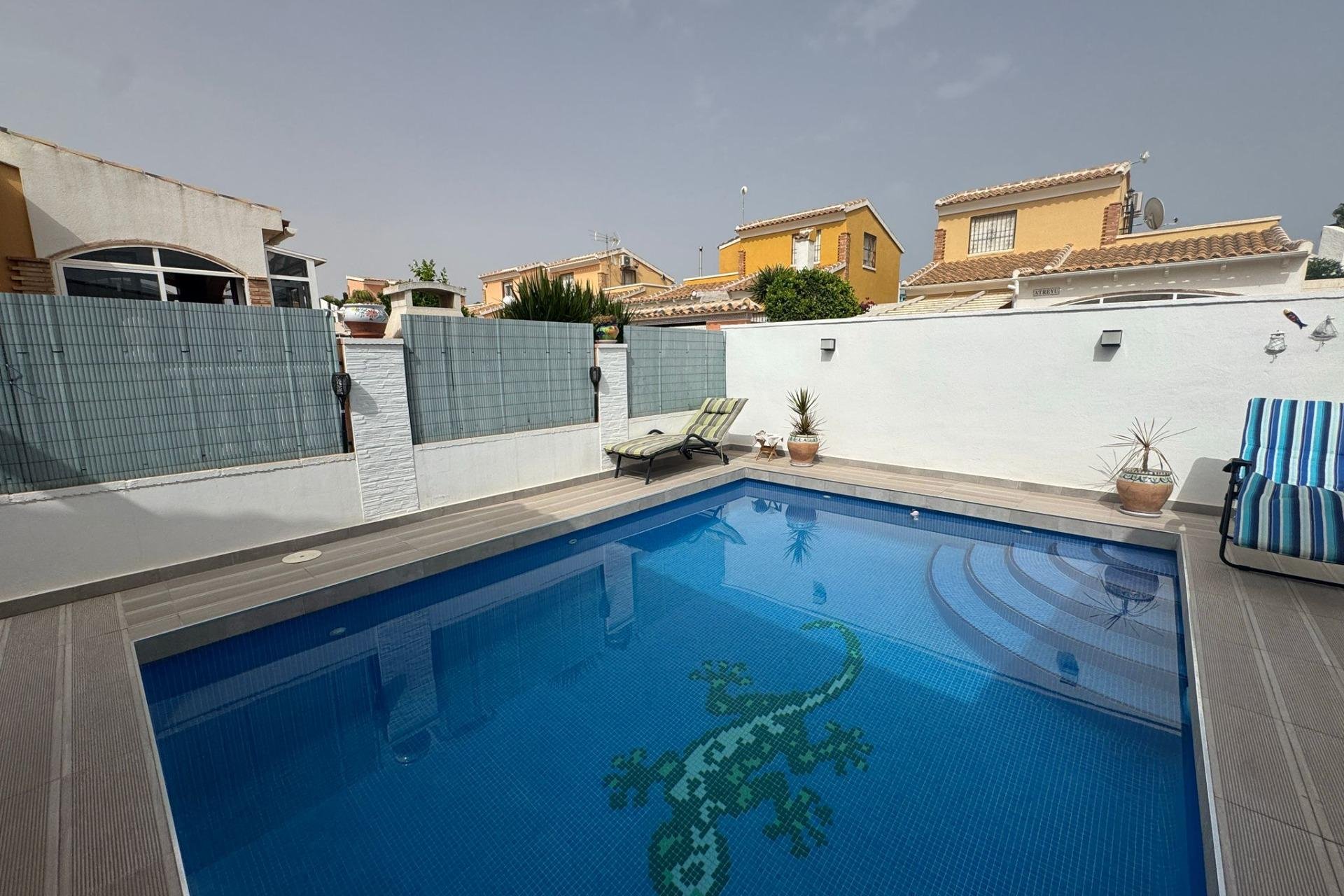 Resale - Villa -
Orihuela Costa - Los Almendros-La Florida