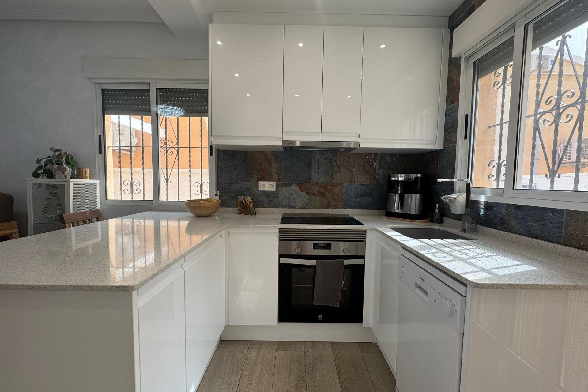 Resale - Villa -
Orihuela Costa - Los Almendros-La Florida