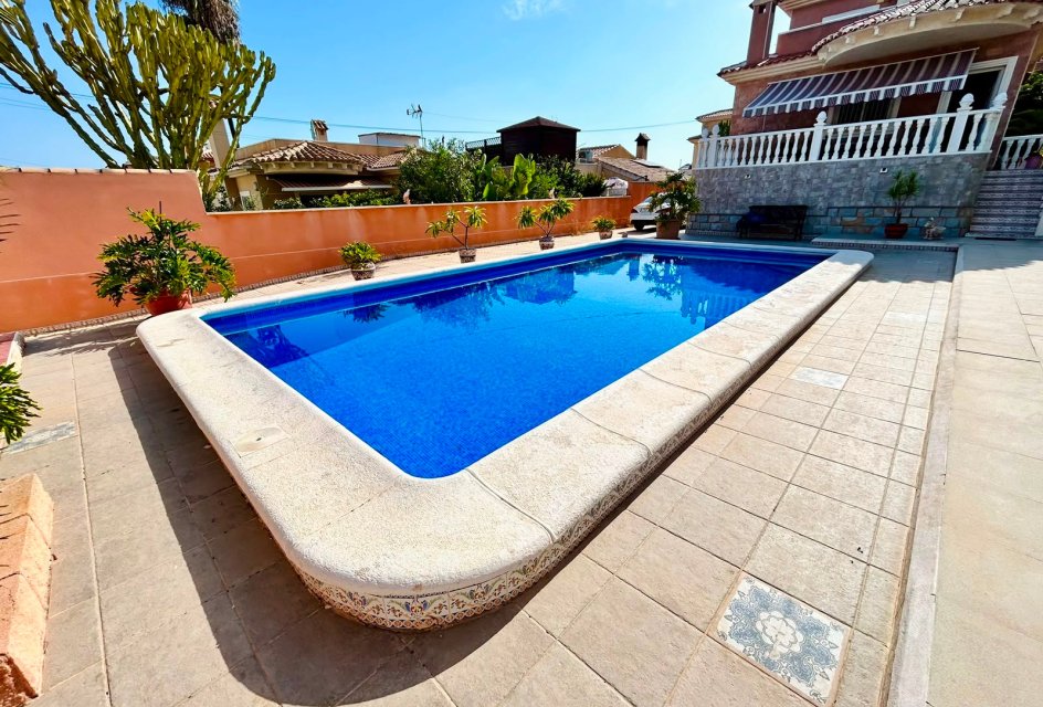 Resale - - VILLA -
Orihuela Costa - Los Balcones