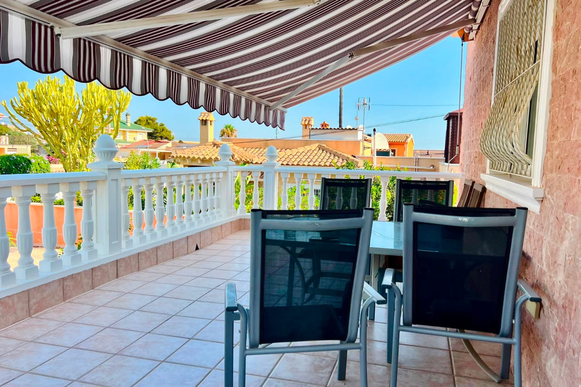 Resale - - VILLA -
Orihuela Costa - Los Balcones