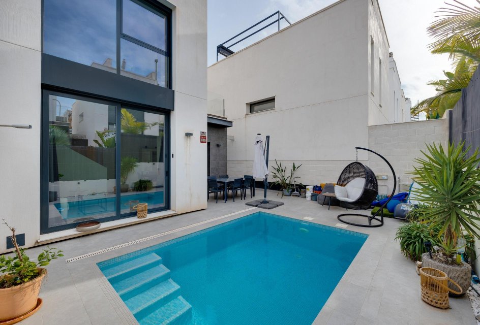 Resale - Villa -
Orihuela Costa - PAU 26