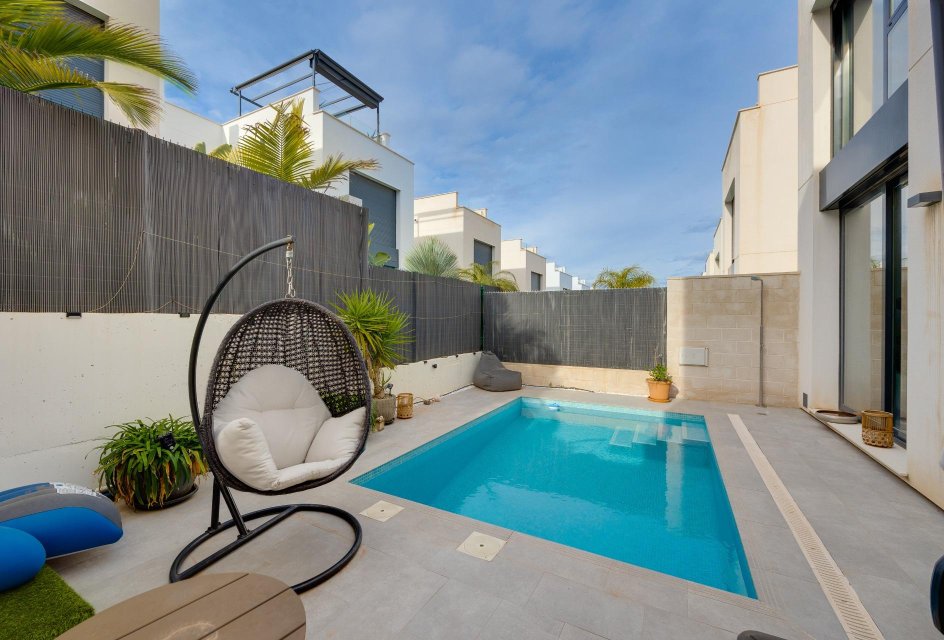 Resale - Villa -
Orihuela Costa - PAU 26