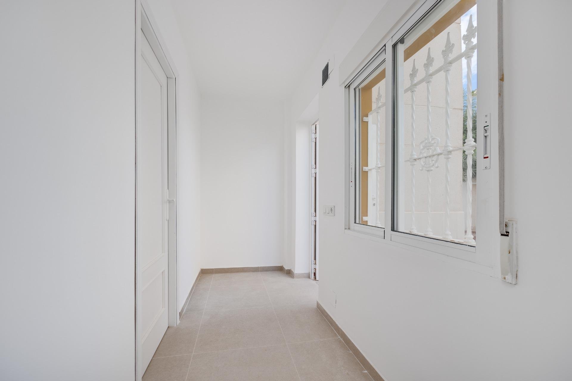 Resale - Villa -
Orihuela Costa - Playa Flamenca