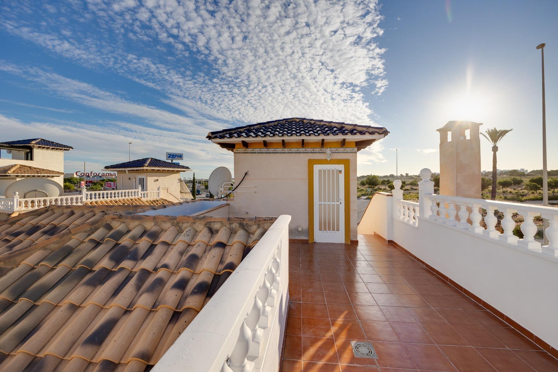 Resale - Villa -
Orihuela Costa - Playa Flamenca