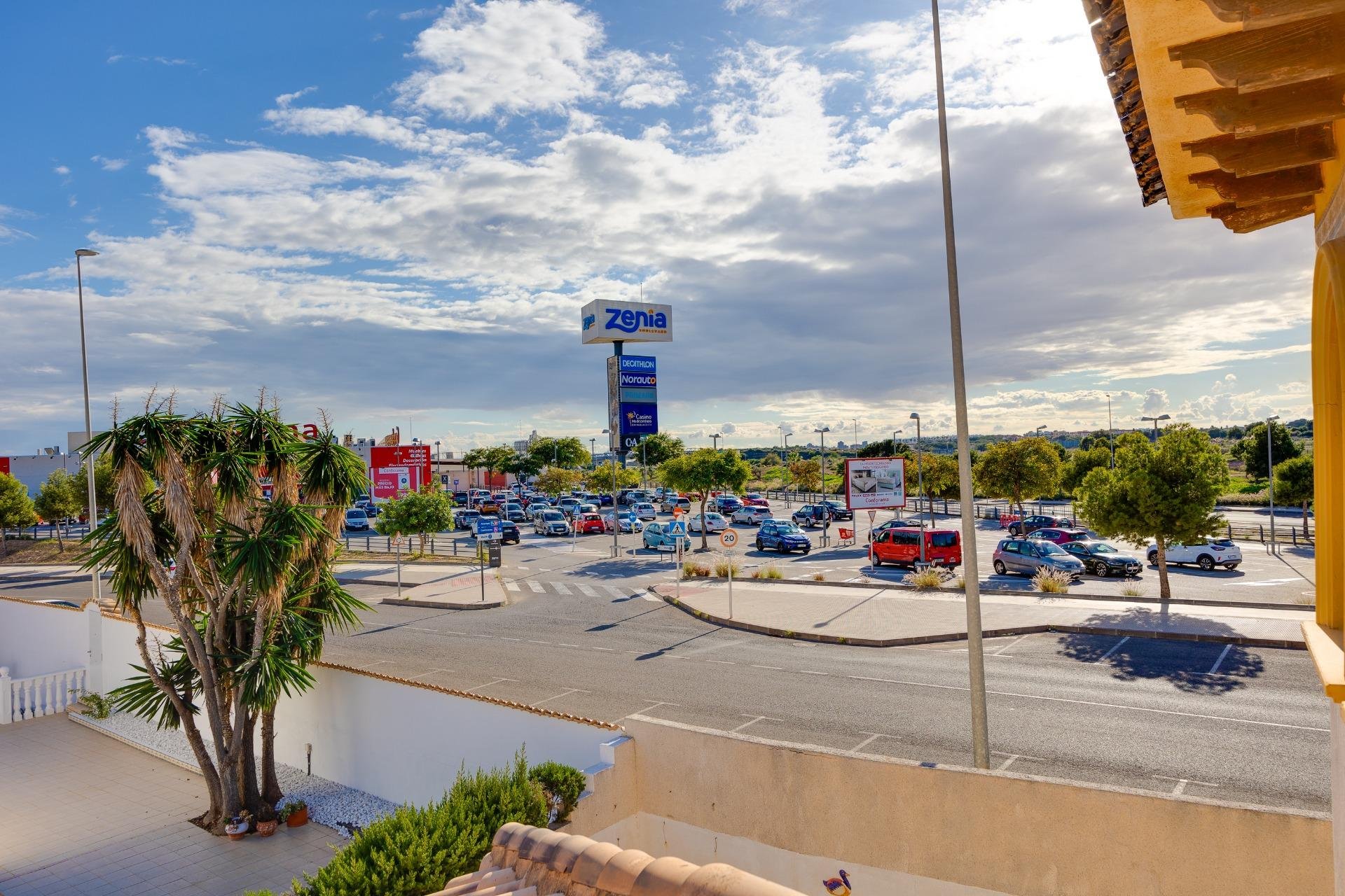 Resale - Villa -
Orihuela Costa - Playa Flamenca