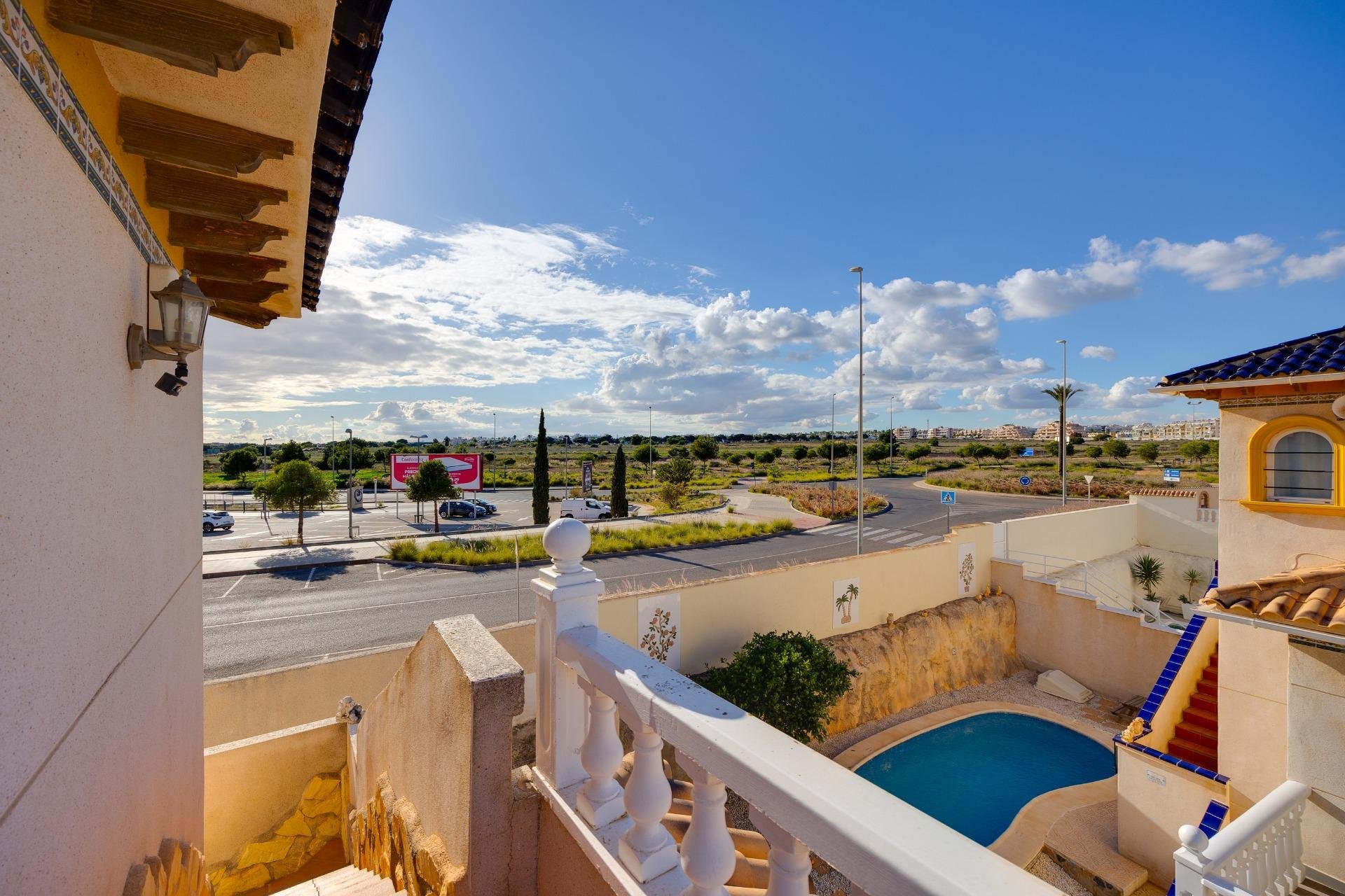 Resale - Villa -
Orihuela Costa - Playa Flamenca