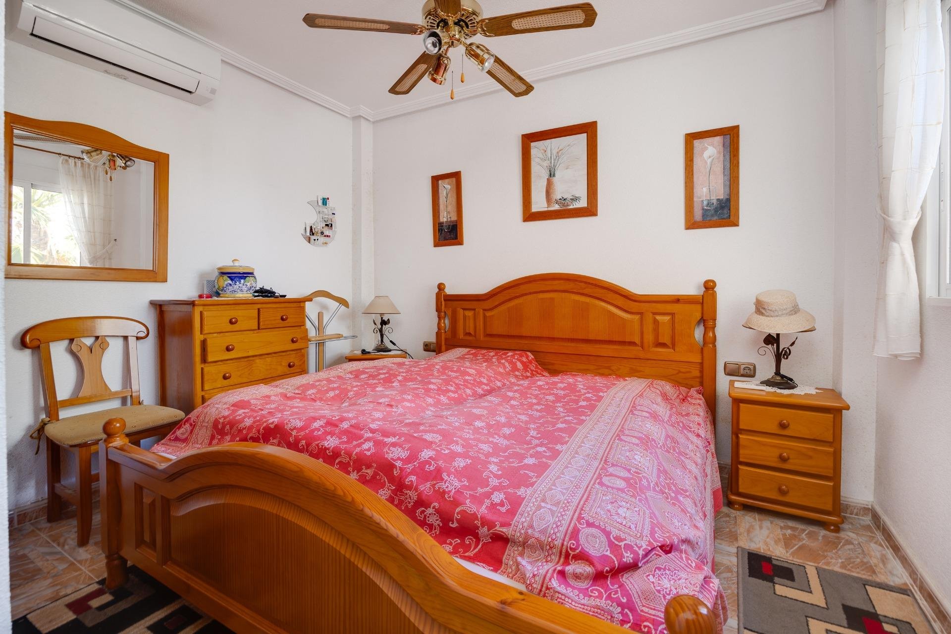 Resale - Villa -
Orihuela Costa - Playa Flamenca