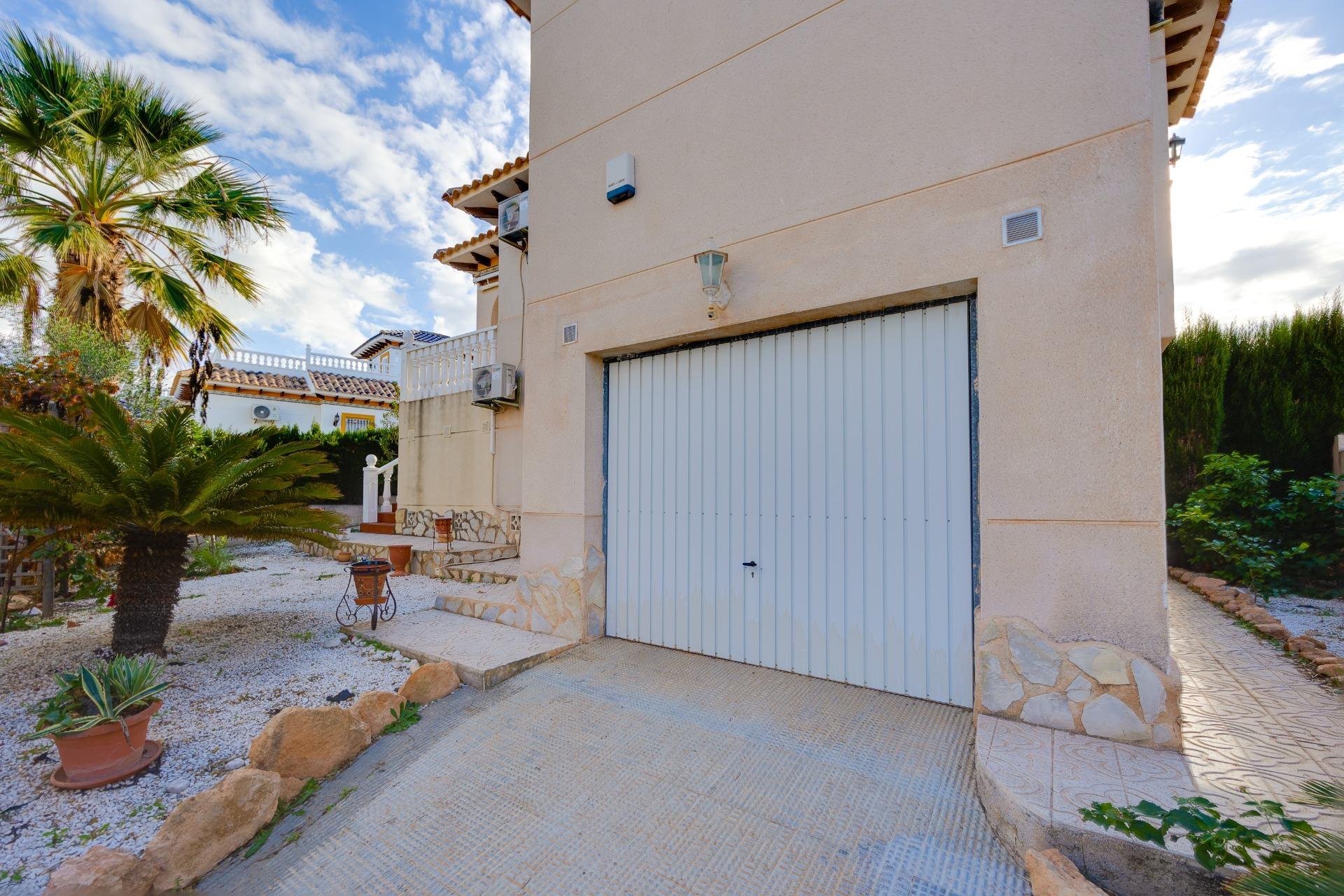 Resale - Villa -
Orihuela Costa - Playa Flamenca