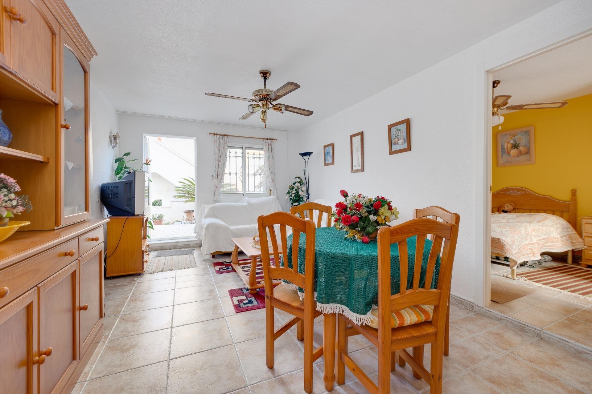 Resale - Villa -
Orihuela Costa - Playa Flamenca