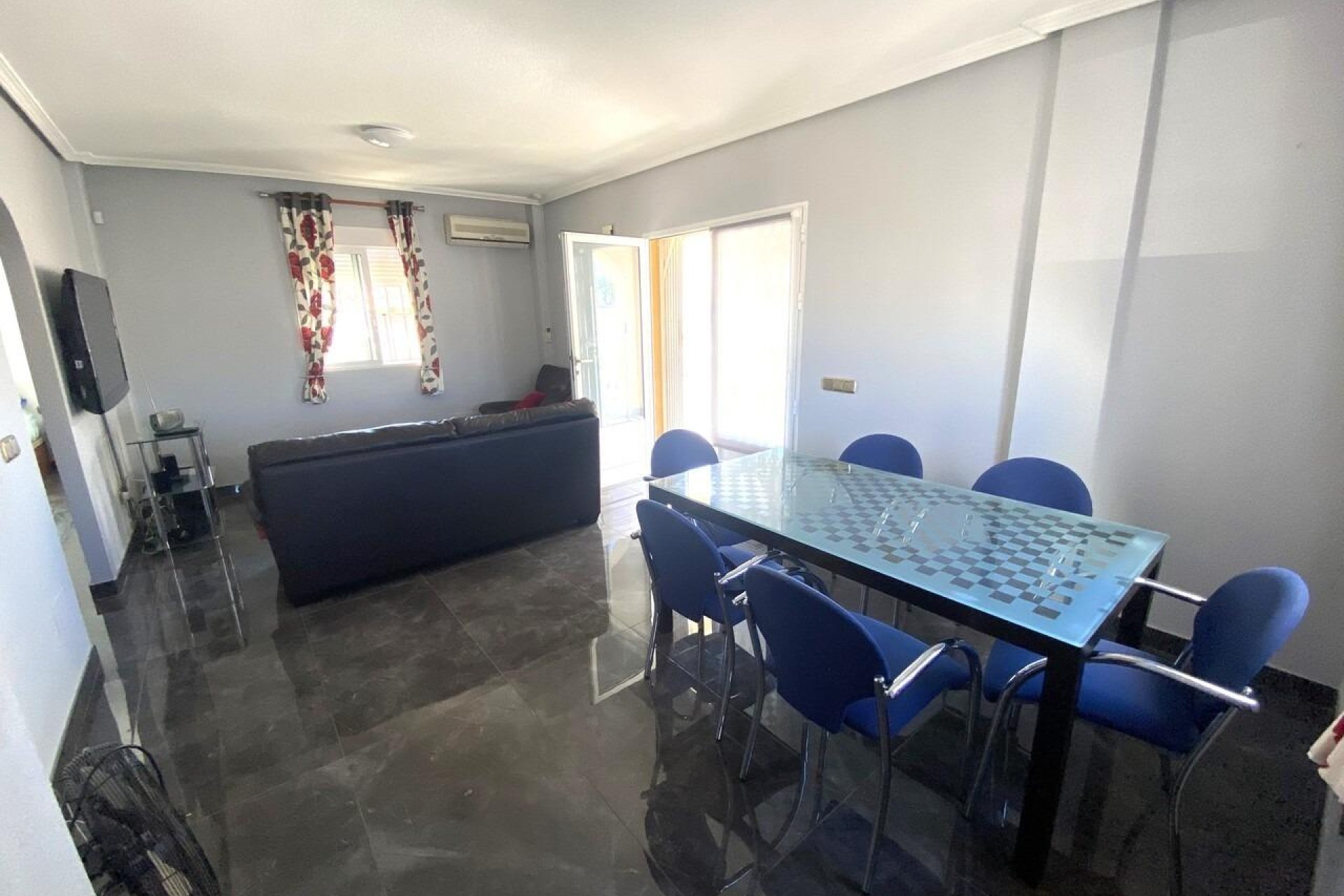 Resale - Villa -
Orihuela Costa - Playa Flamenca