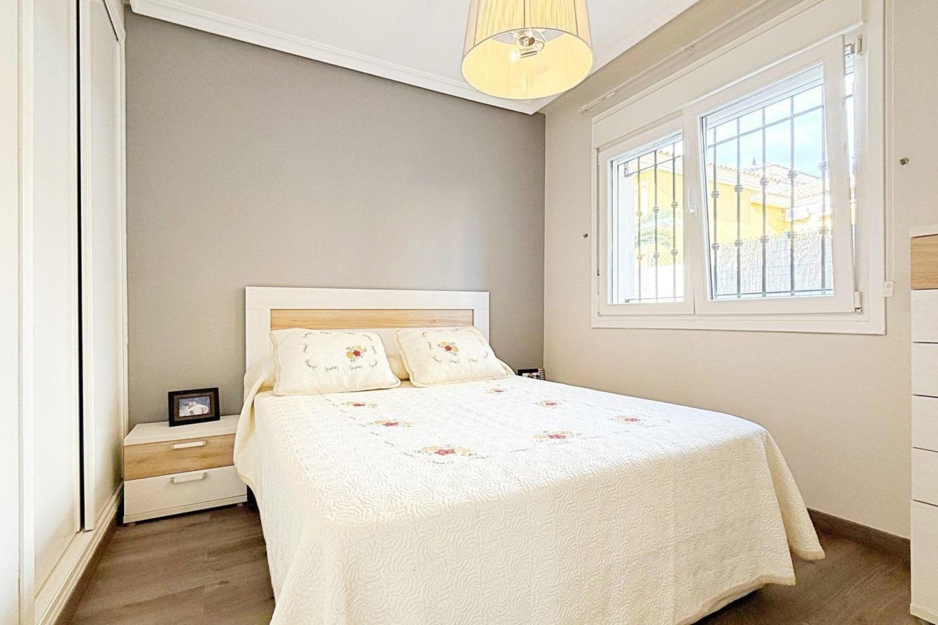 Resale - Villa -
Orihuela Costa - Urbanización Perla del Mar