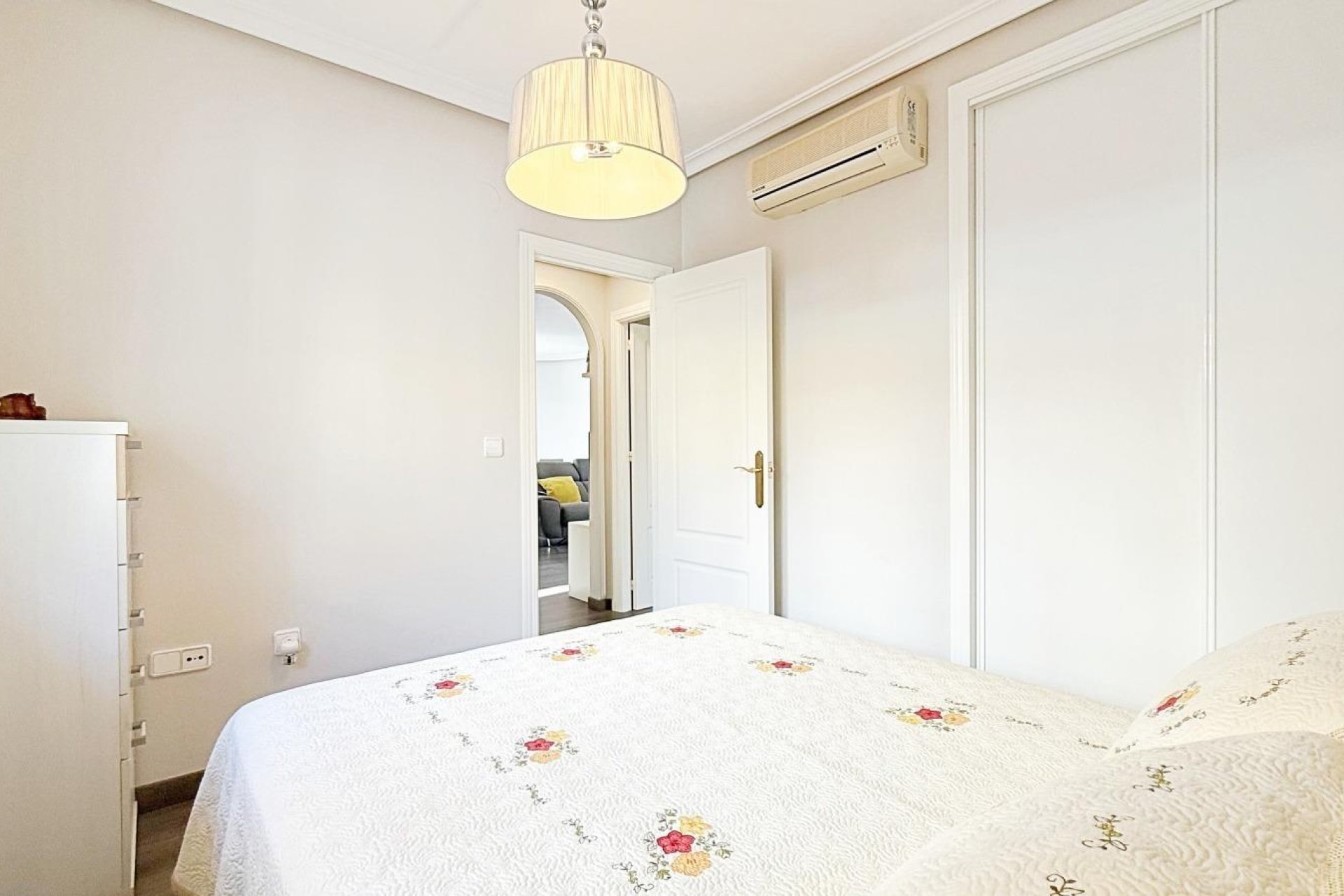 Resale - Villa -
Orihuela Costa - Urbanización Perla del Mar