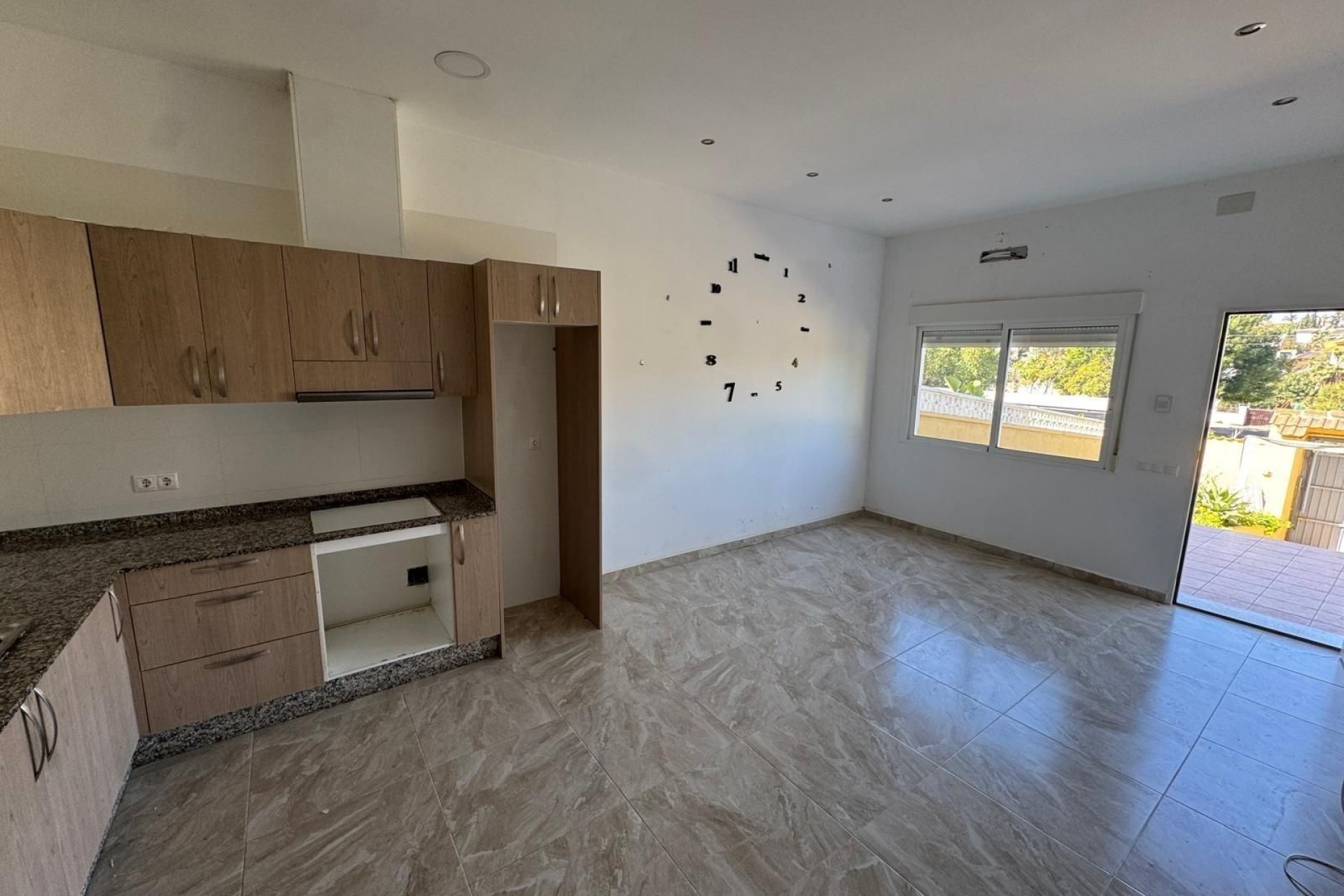 Resale - Villa -
Orihuela Costa - Urbanización Perla del Mar