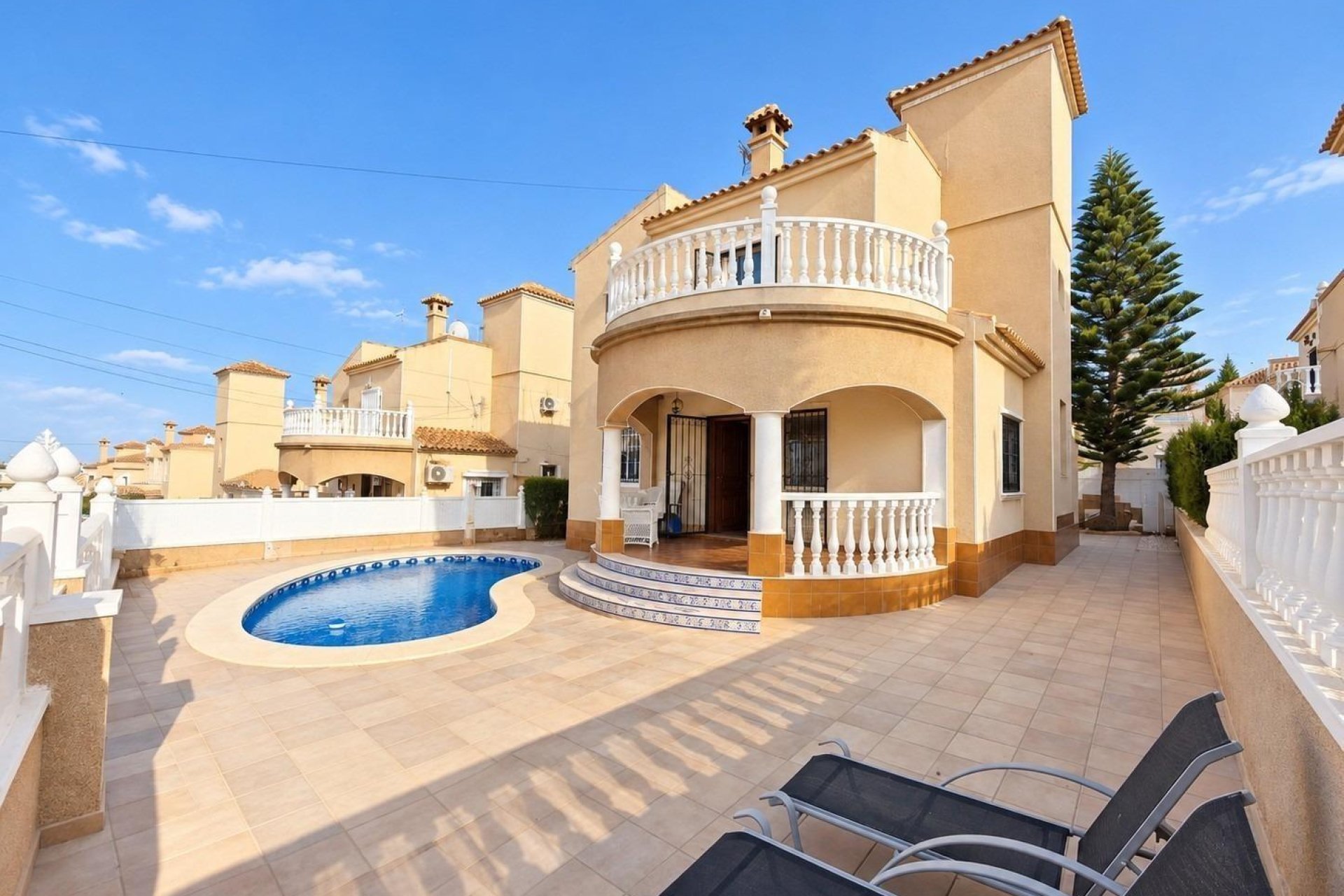 Resale - Villa -
Orihuela Costa - Villamartín-Las Filipinas