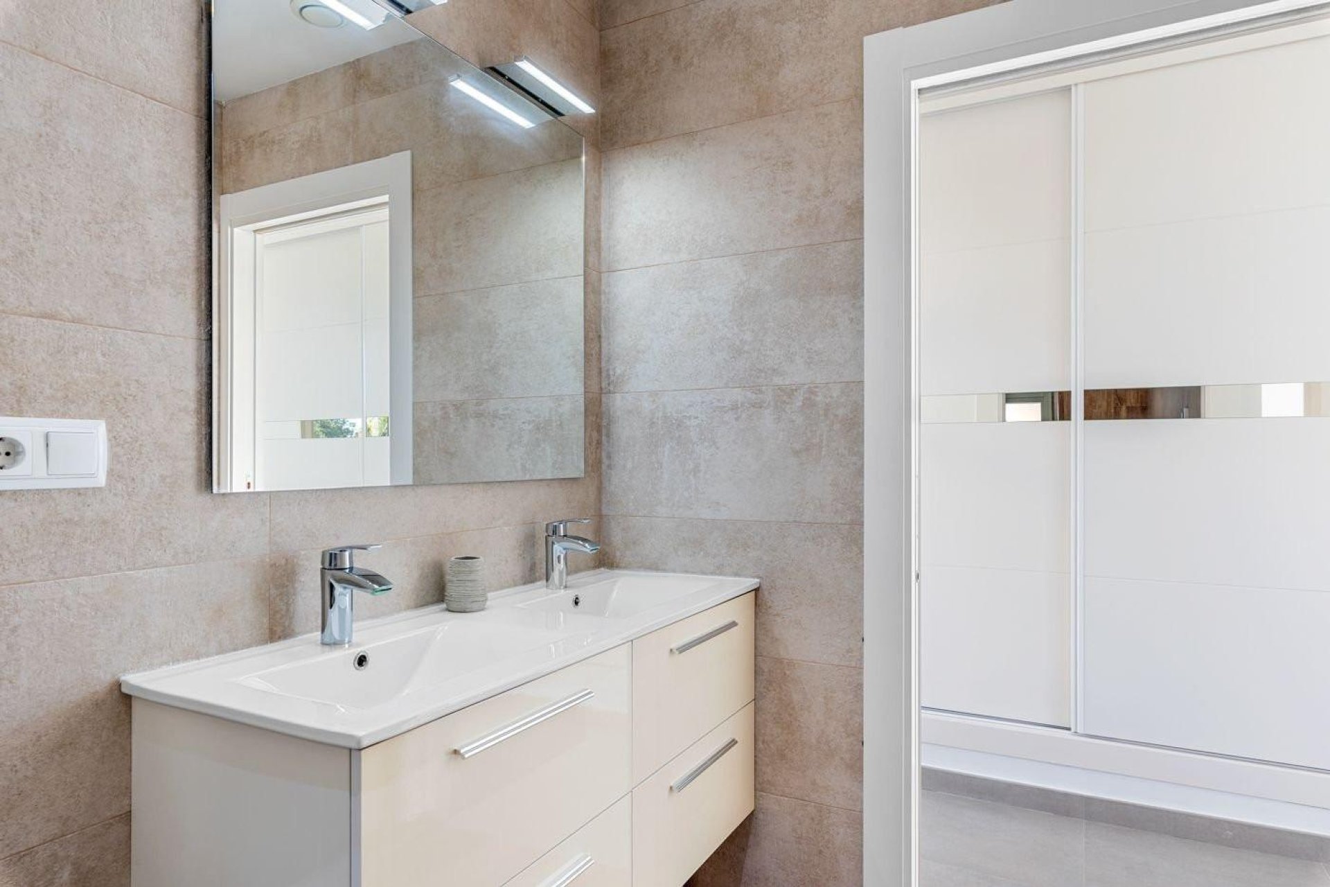 Resale - Villa -
Orihuela Costa - Villamartín-Las Filipinas