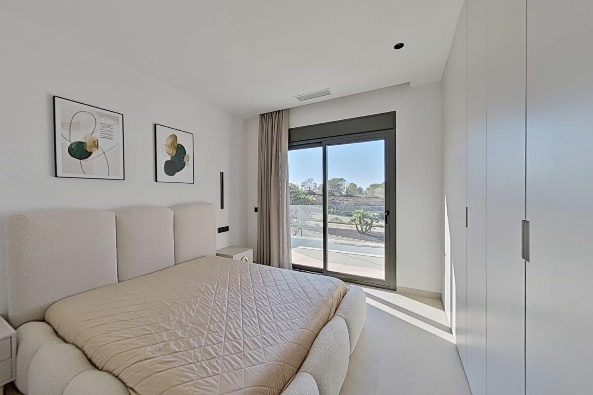 Resale - Villa -
Orihuela - Las Colinas Golf