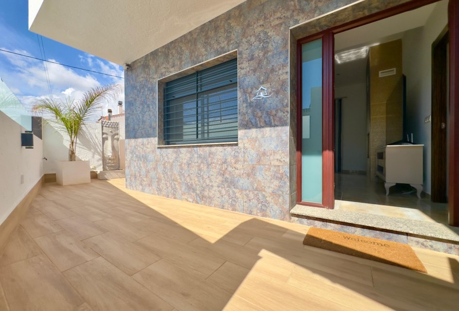 Resale - Villa -
Pilar de la Horadada - Torre de la Horadada