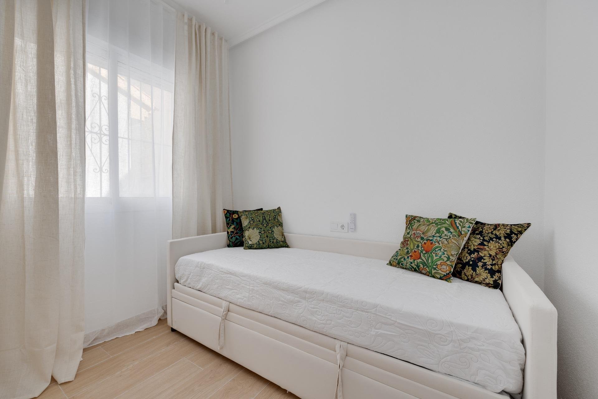 Resale - Villa -
Rojales - Centro de la Ciudad Quesada