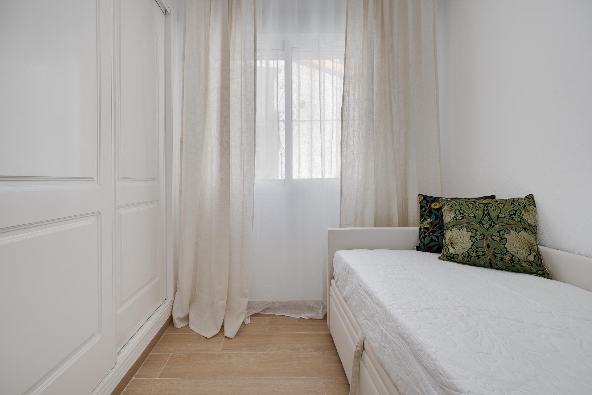 Resale - Villa -
Rojales - Centro de la Ciudad Quesada