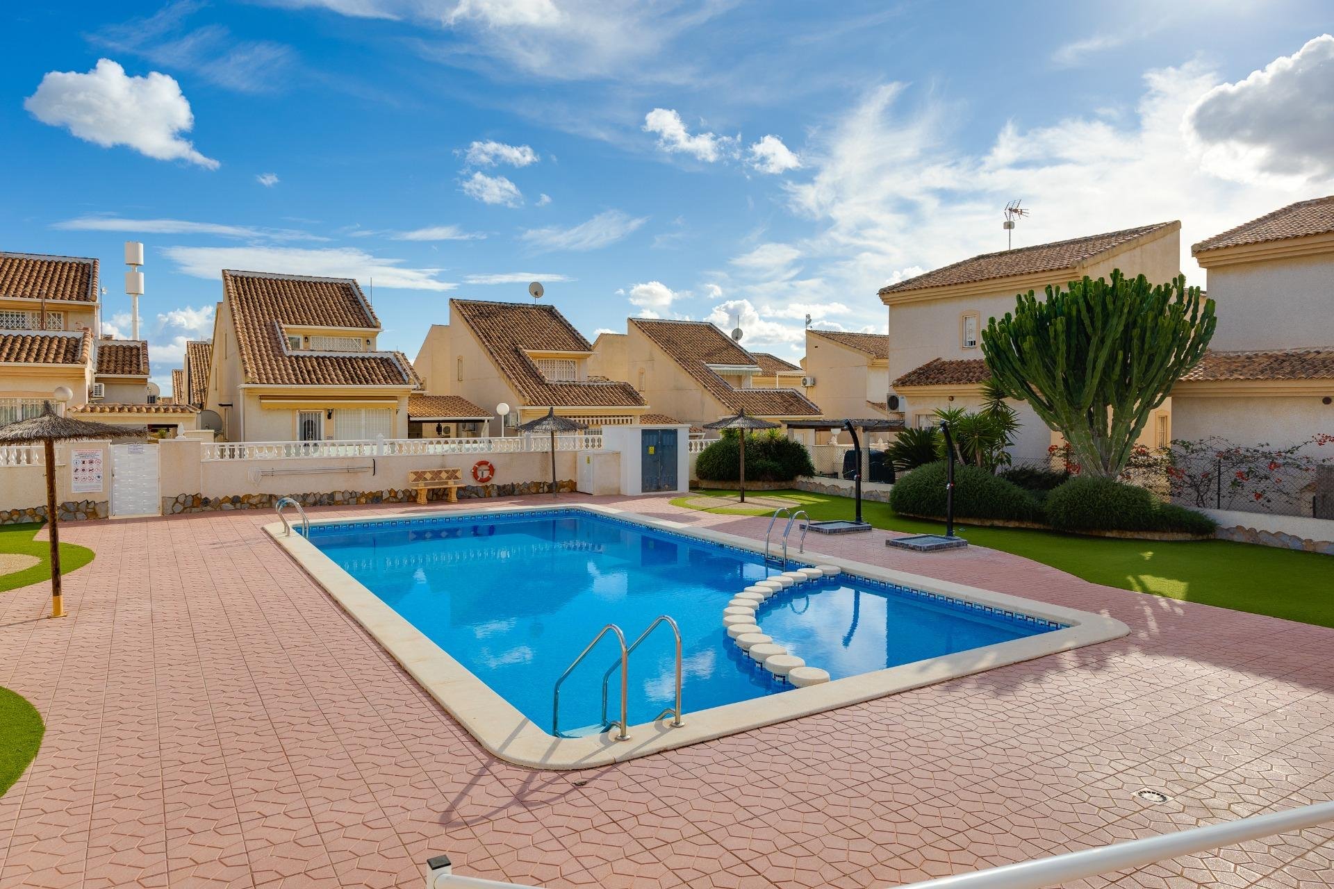 Resale - Villa -
Rojales - Centro de la Ciudad Quesada