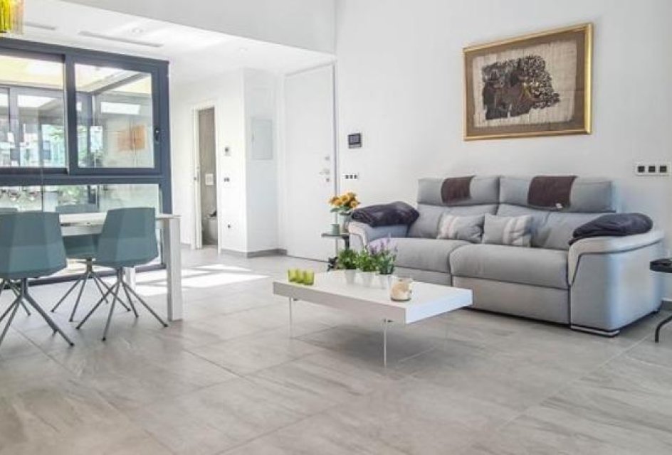 Resale - Villa -
San Miguel de Salinas - Altos de san miguel