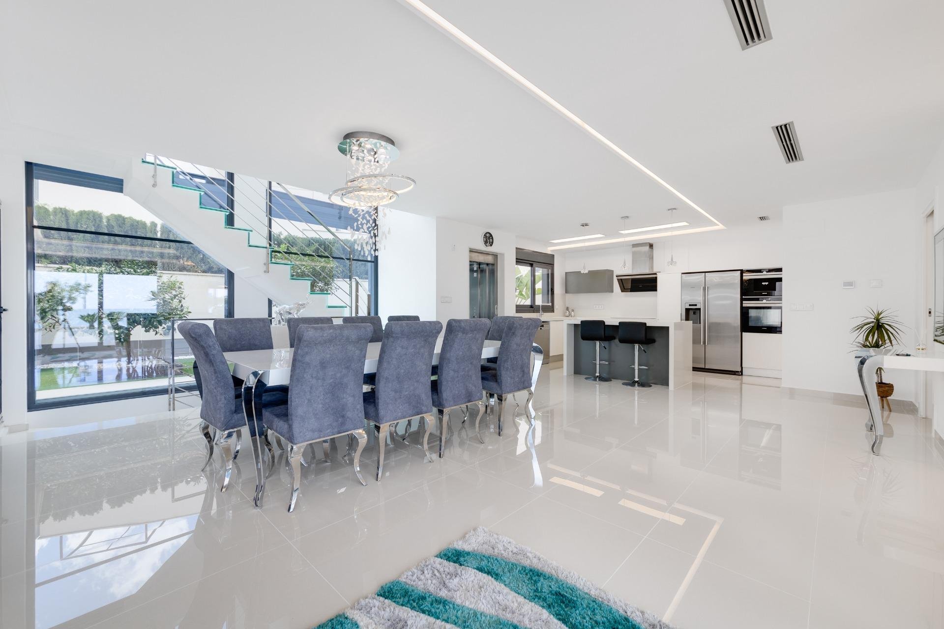Resale - Villa -
San Miguel de Salinas - Cerro del Sol