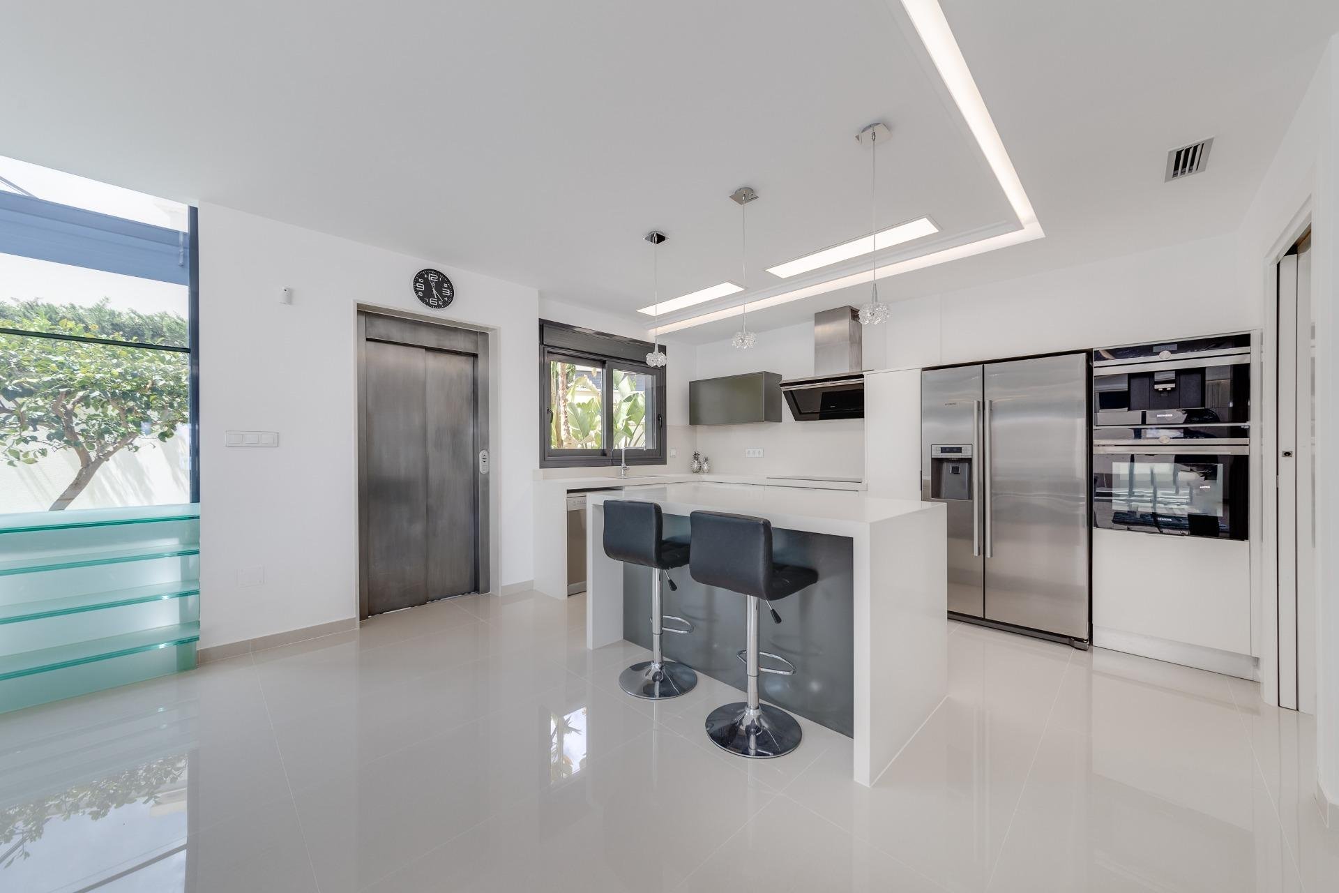 Resale - Villa -
San Miguel de Salinas - Cerro del Sol