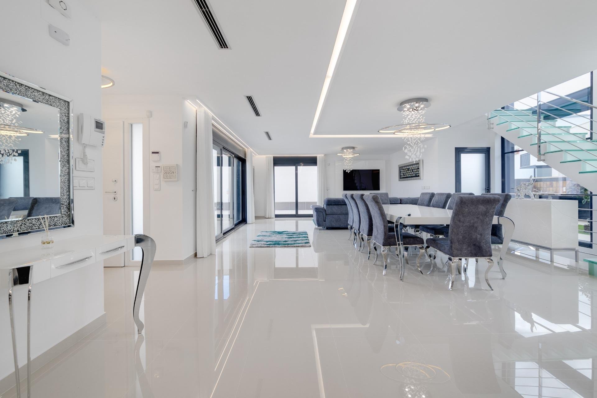 Resale - Villa -
San Miguel de Salinas - Cerro del Sol