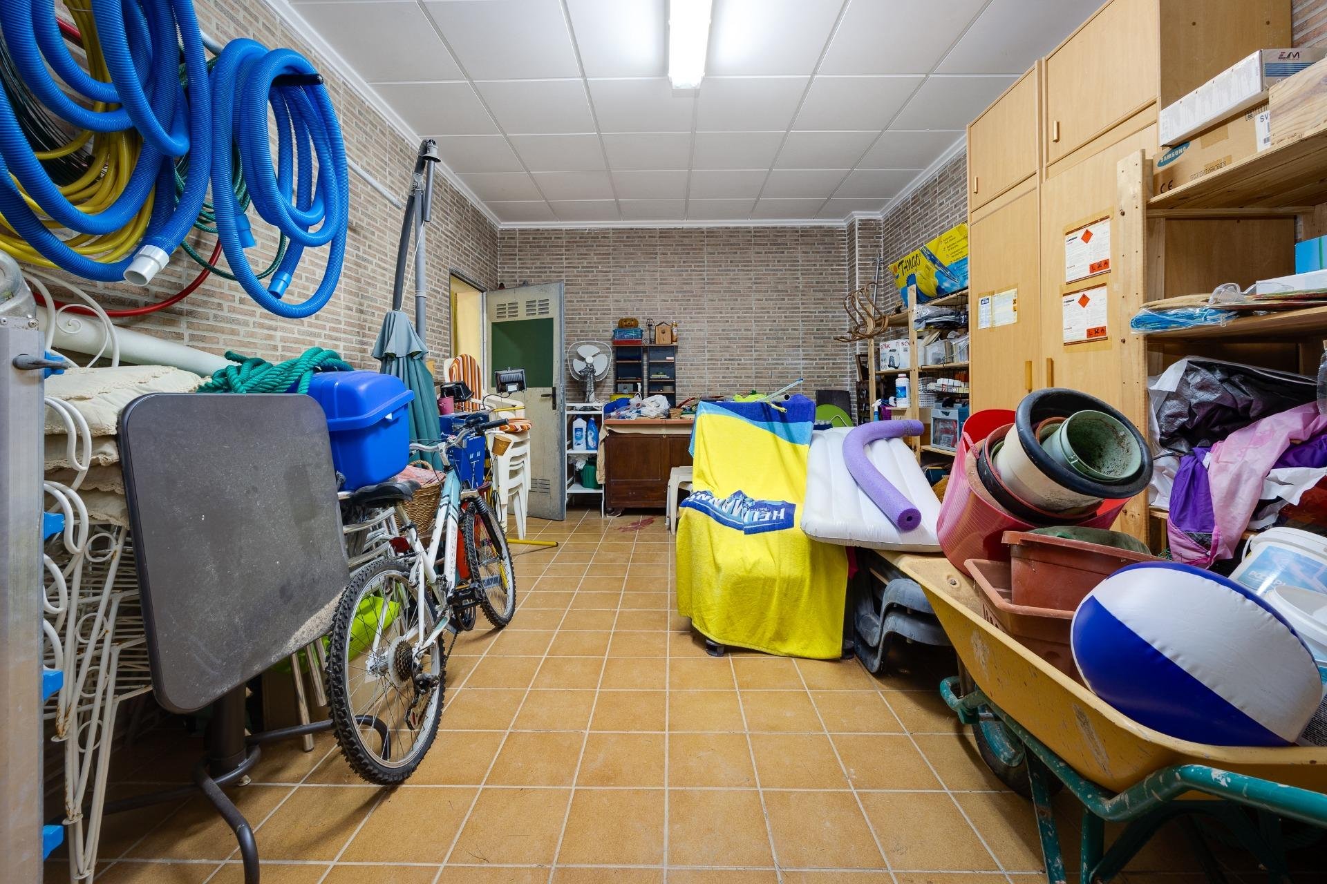 Resale - Villa -
San Miguel de Salinas - Ciudad de las comunicaciones
