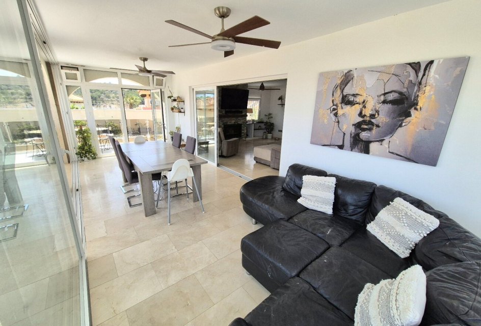 Resale - Villa -
San Miguel de Salinas - Ciudad de las comunicaciones