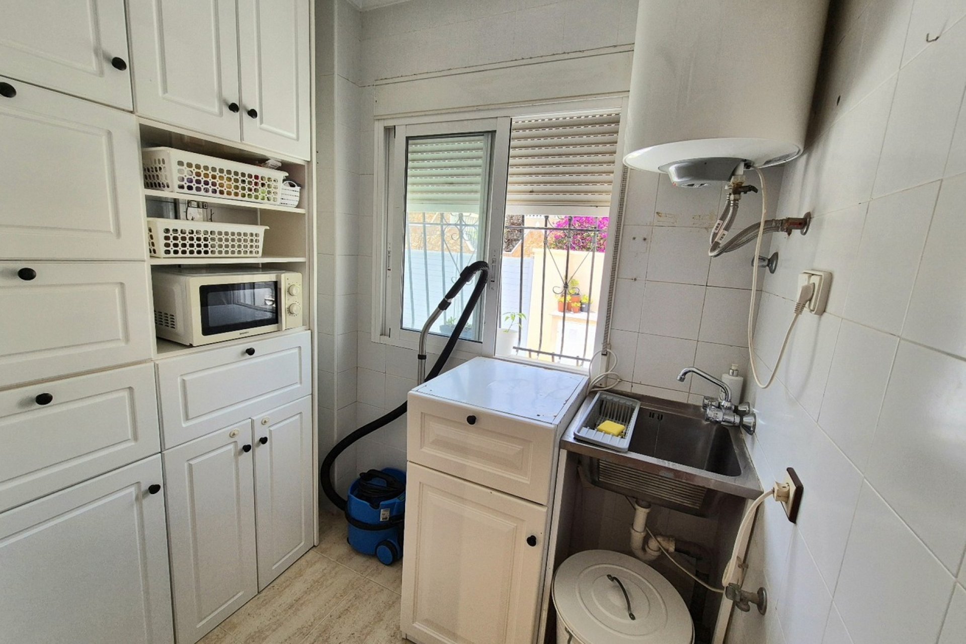 Resale - Villa -
San Miguel de Salinas - Ciudad de las comunicaciones