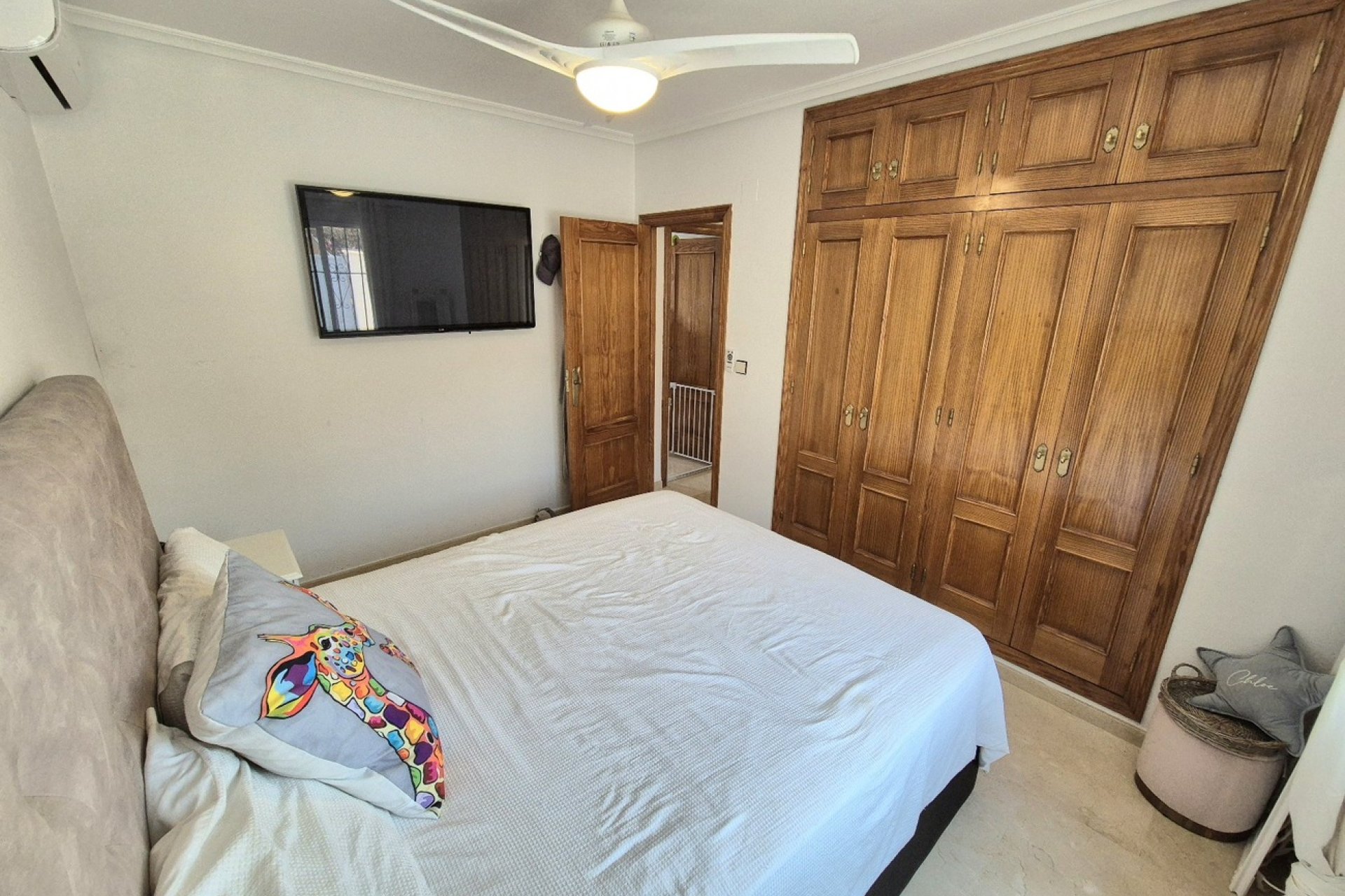 Resale - Villa -
San Miguel de Salinas - Ciudad de las comunicaciones