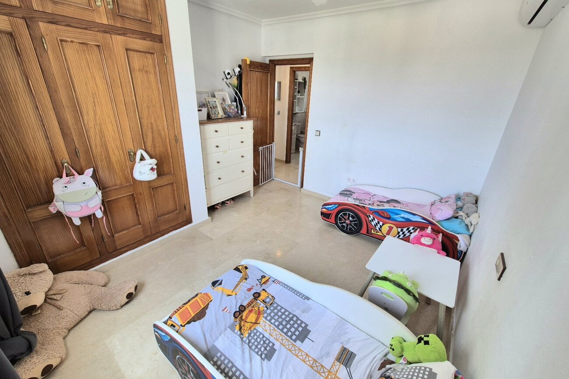 Resale - Villa -
San Miguel de Salinas - Ciudad de las comunicaciones