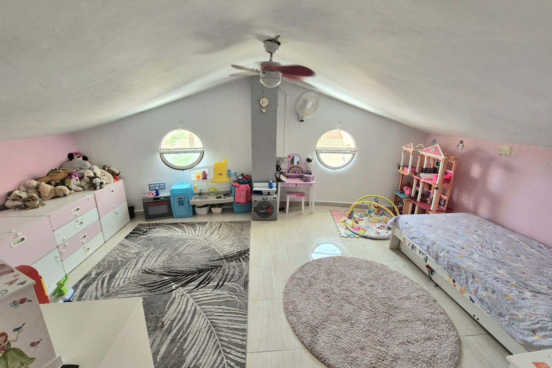 Resale - Villa -
San Miguel de Salinas - Ciudad de las comunicaciones